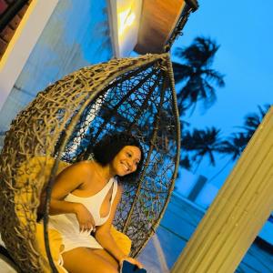 capricieuse - date a Canadian, 100% free capricieuse