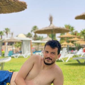 hichamovic - date a Canadian, 100% free hichamovic