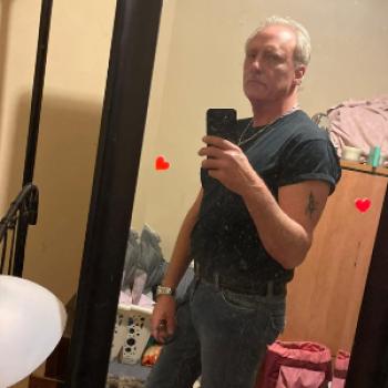 floored - date a Canadian, 100% free floored